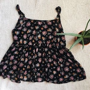 🌻 3/$15!!!🌻 Torrid Sheer Flowy Floral Top